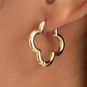 New! Anthropologie Petite Moments Gold Clover Hoop Earrings (1005) NWOT